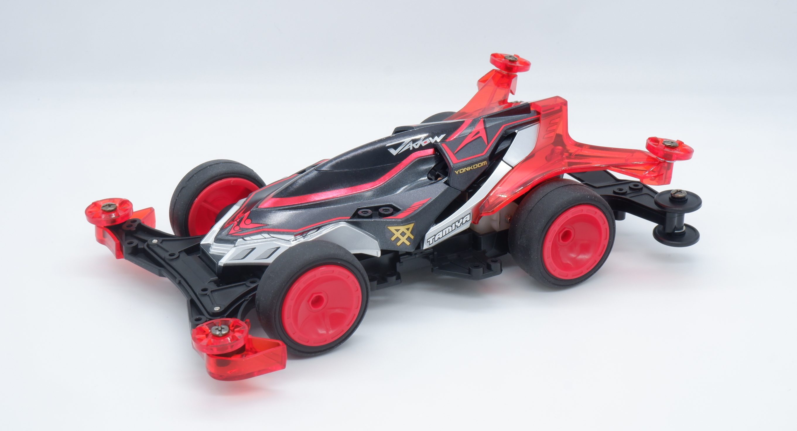 レーザーミニ四駆「ジャドーエース」が発売！ 炎のように燃える真紅の