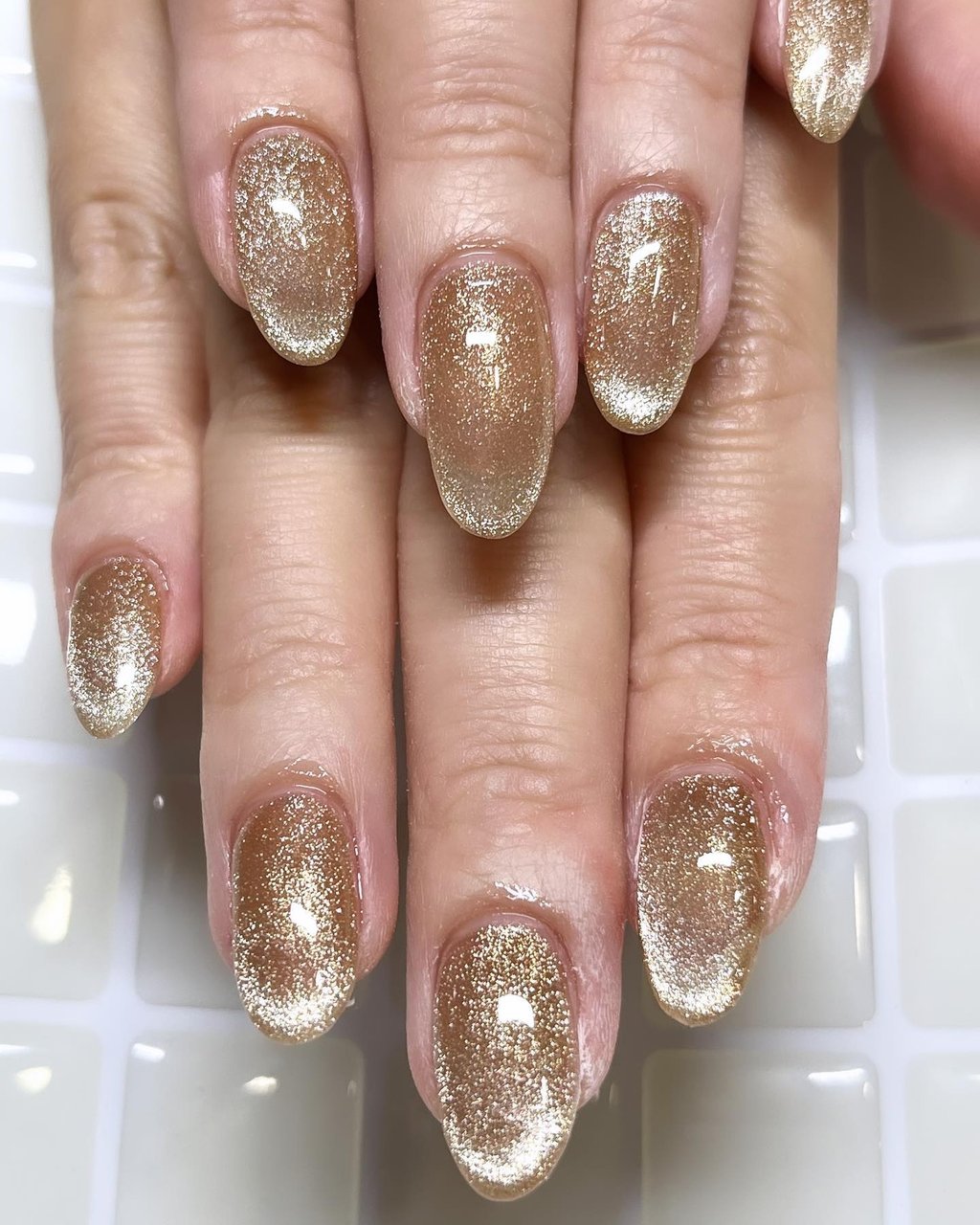 ワンカラー/マグネット/ちゅるん/ゴールド - りょうちゃんのネイル