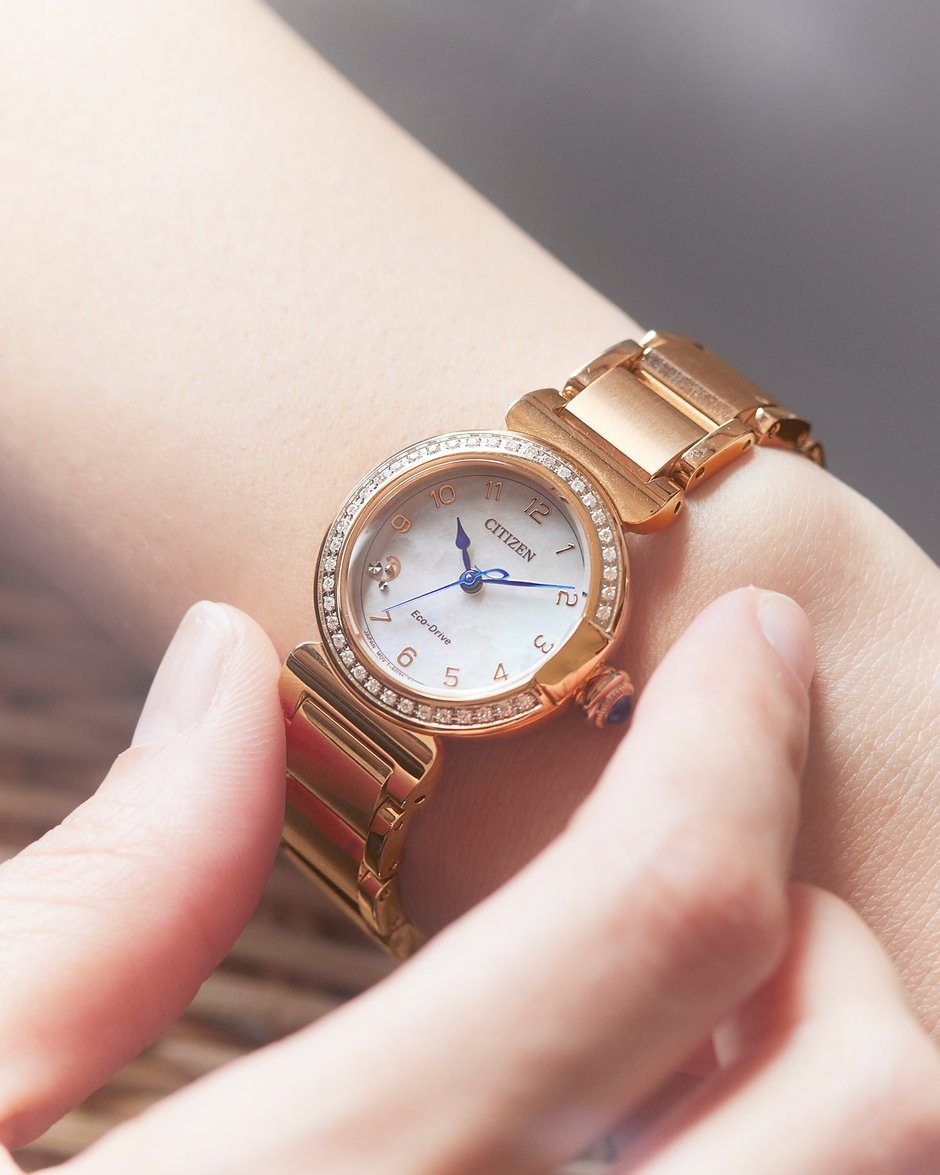 CITIZEN L】スズランをモチーフにしたジュエリーライクな腕時計