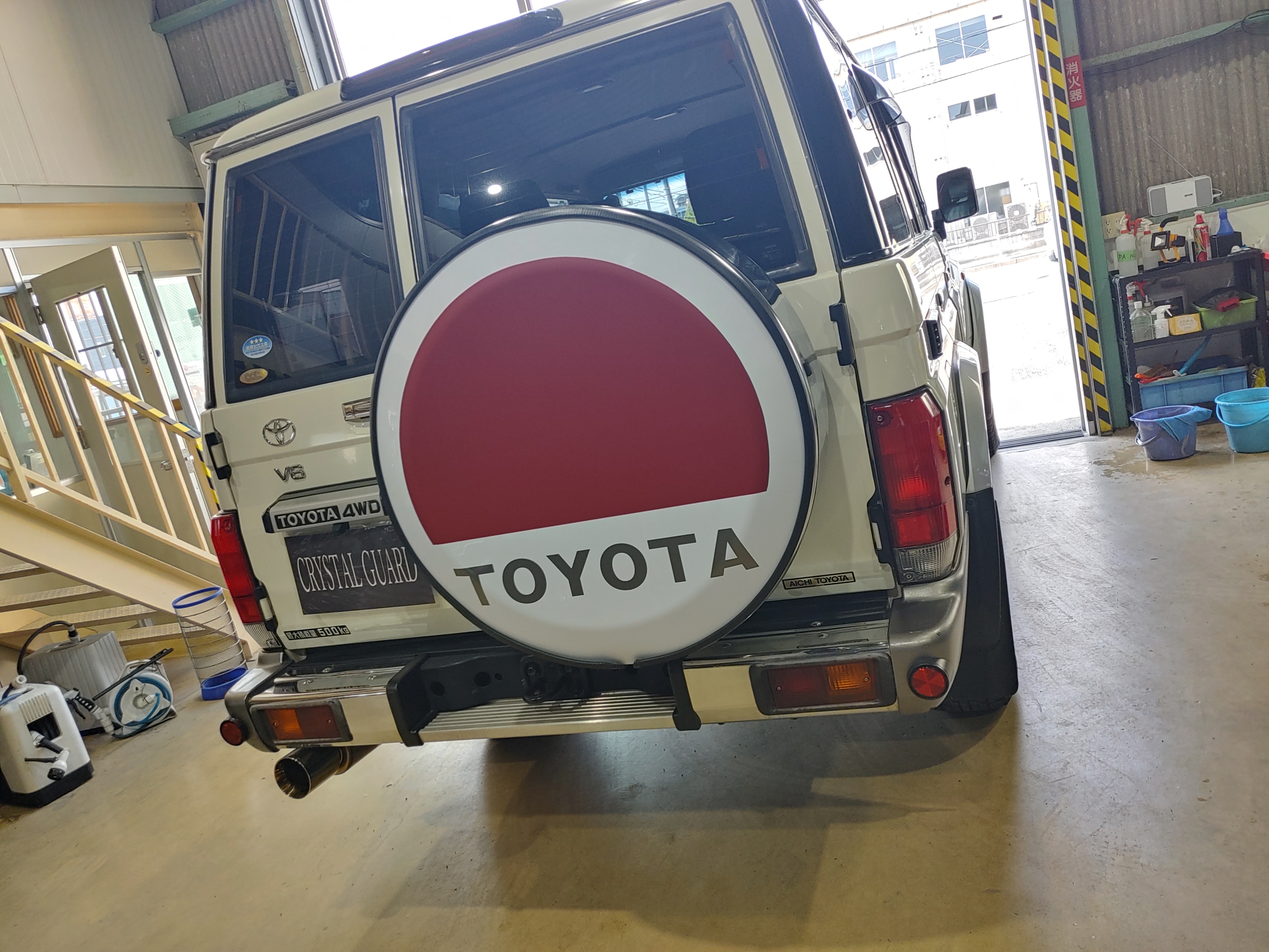 トヨタランドクルーザー70の背面タイヤカバー、ワンオフ！ - ボディ