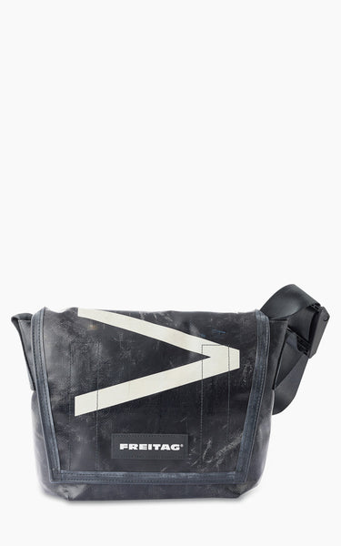 Freitag F11 Lassie Messenger Bag Classic S Black 15-1