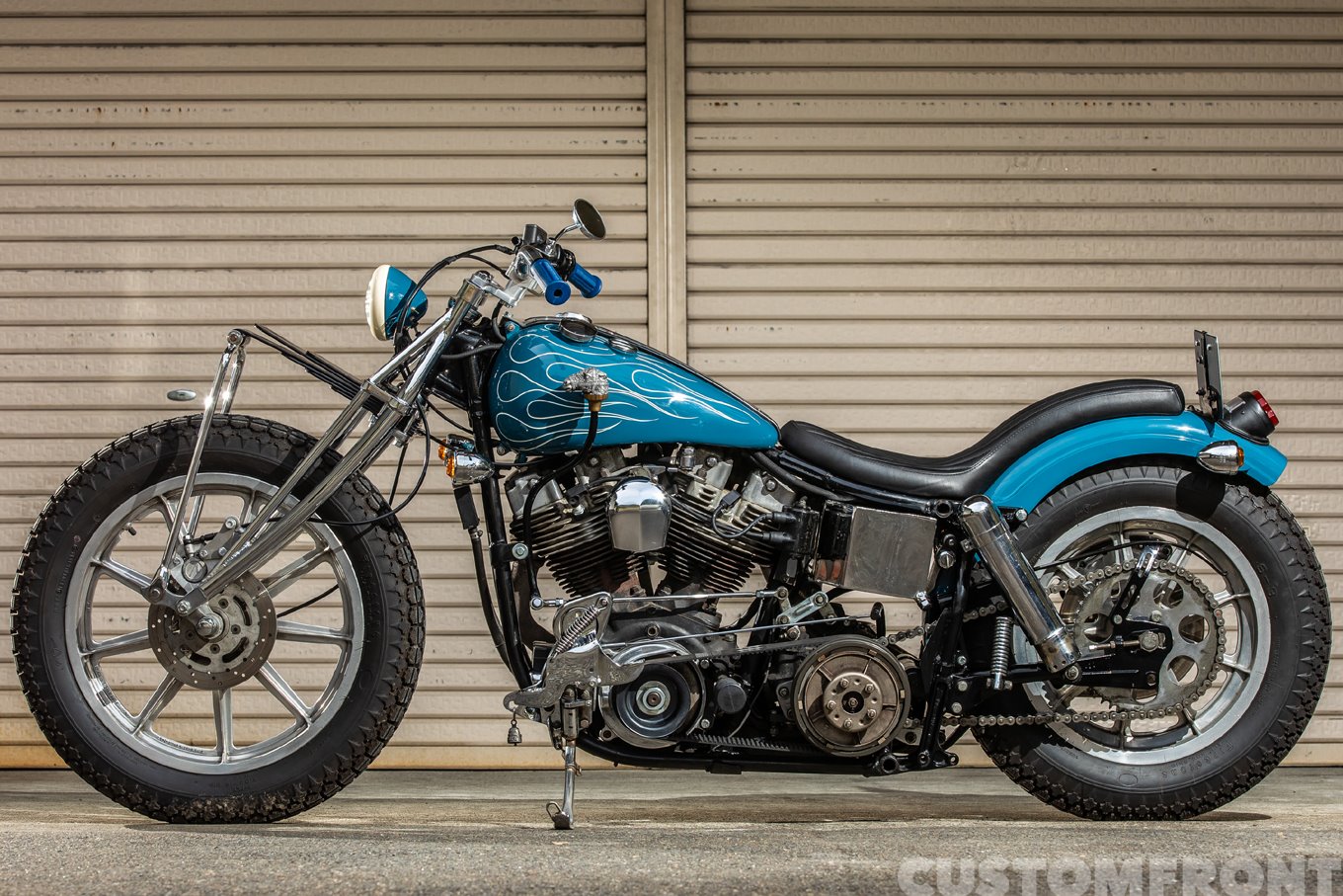 ハーレーのショベルヘッド4速フレームカスタム FXS 1980・デフィ