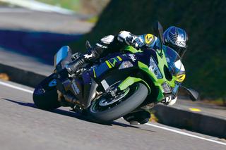 スタイル一新、走りも磨いて国内仕様堂々のデビュー！【KAWASAKI NINJA
