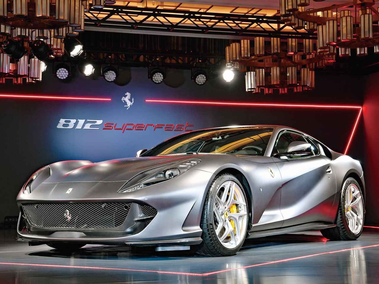 フェラーリ史上最強の800psを誇るFRスーパースポーツ「812スーパー
