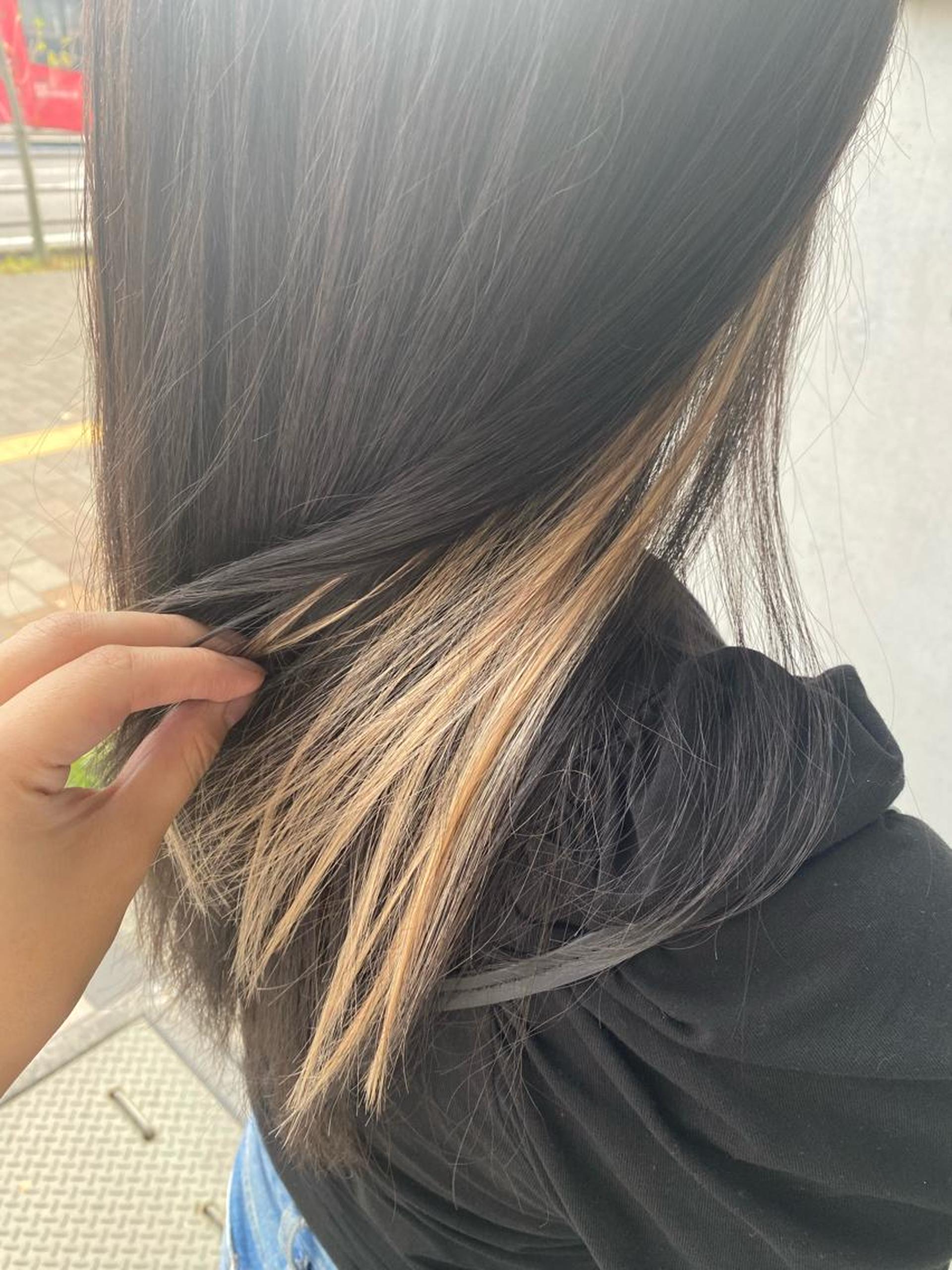 シールエクステ8本で作るイヤリングカラー ダメージ0で可愛くしたい方