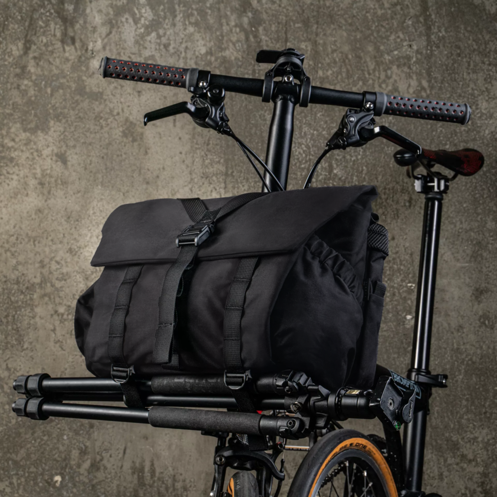 PILOT UPGRADE」ブロンプトン用バッグ 10L (本製品モジュールポーチが