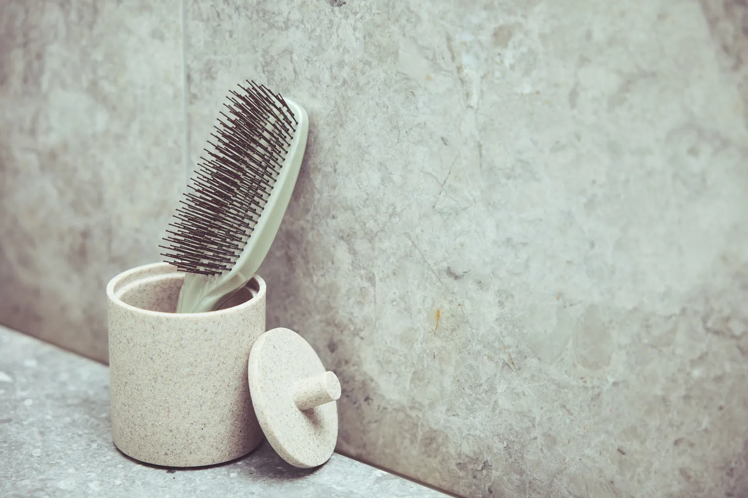 シャンプーブラシ｜AKNIR（アクニー） 公式オンラインサイト