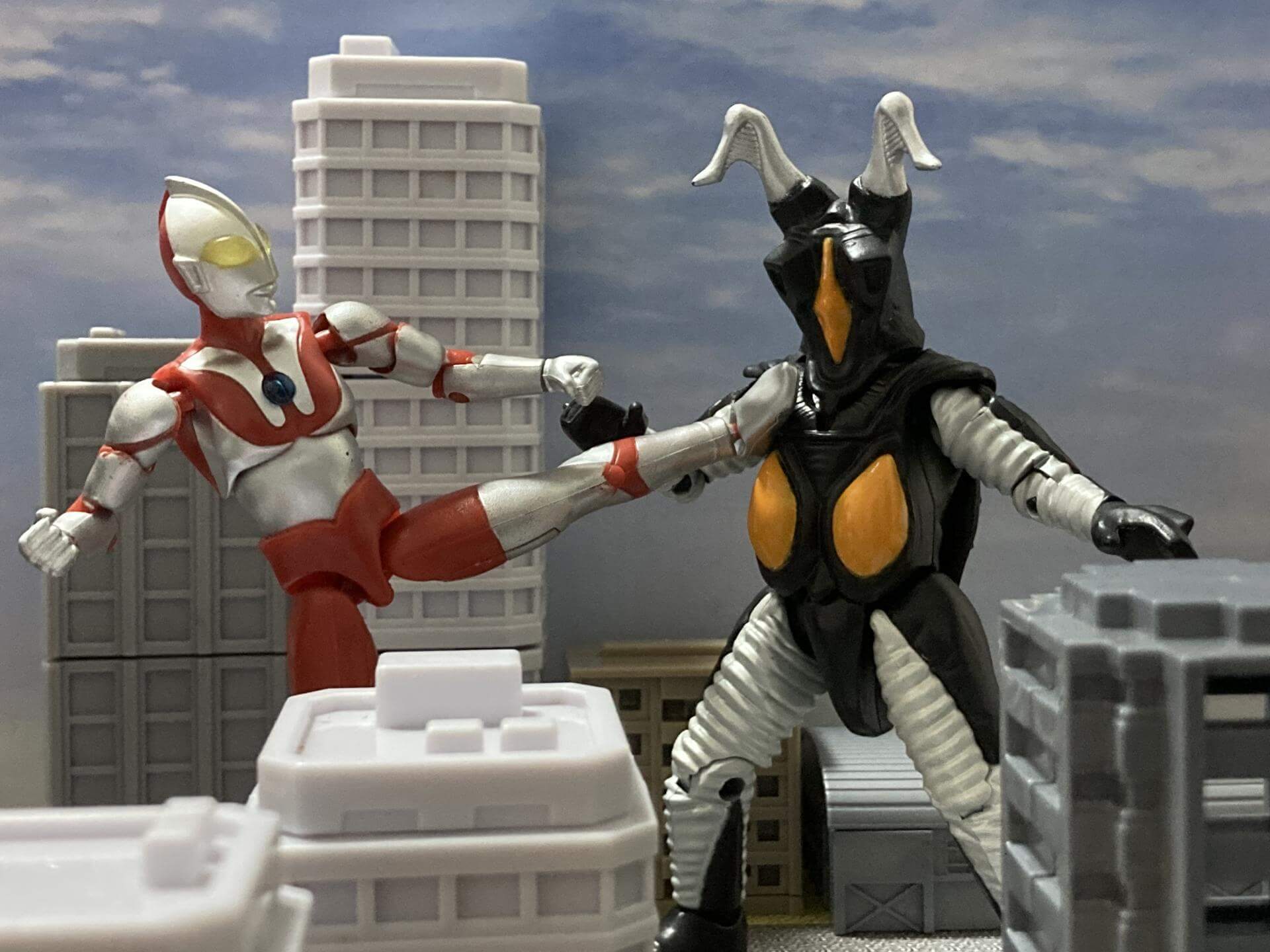 ウルトラマンVS宇宙恐竜ゼットン | バンダイによる、遊びと学びの