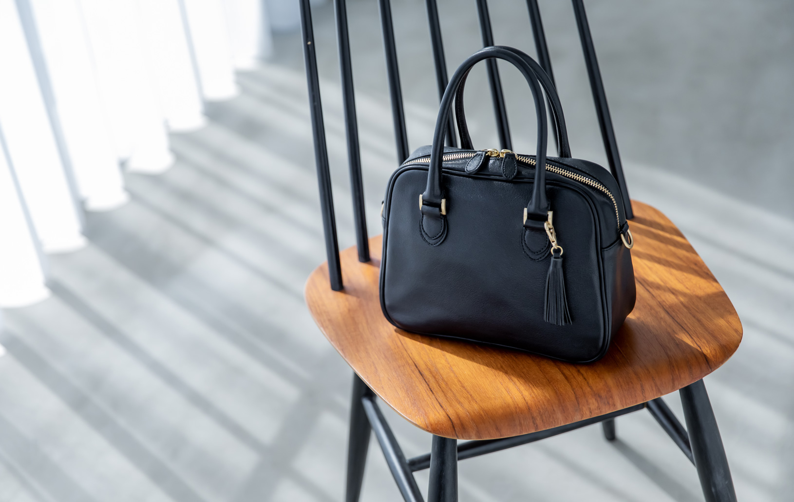 レザーミニボストンバッグ/ブラック | Factelier (ファクトリエ)