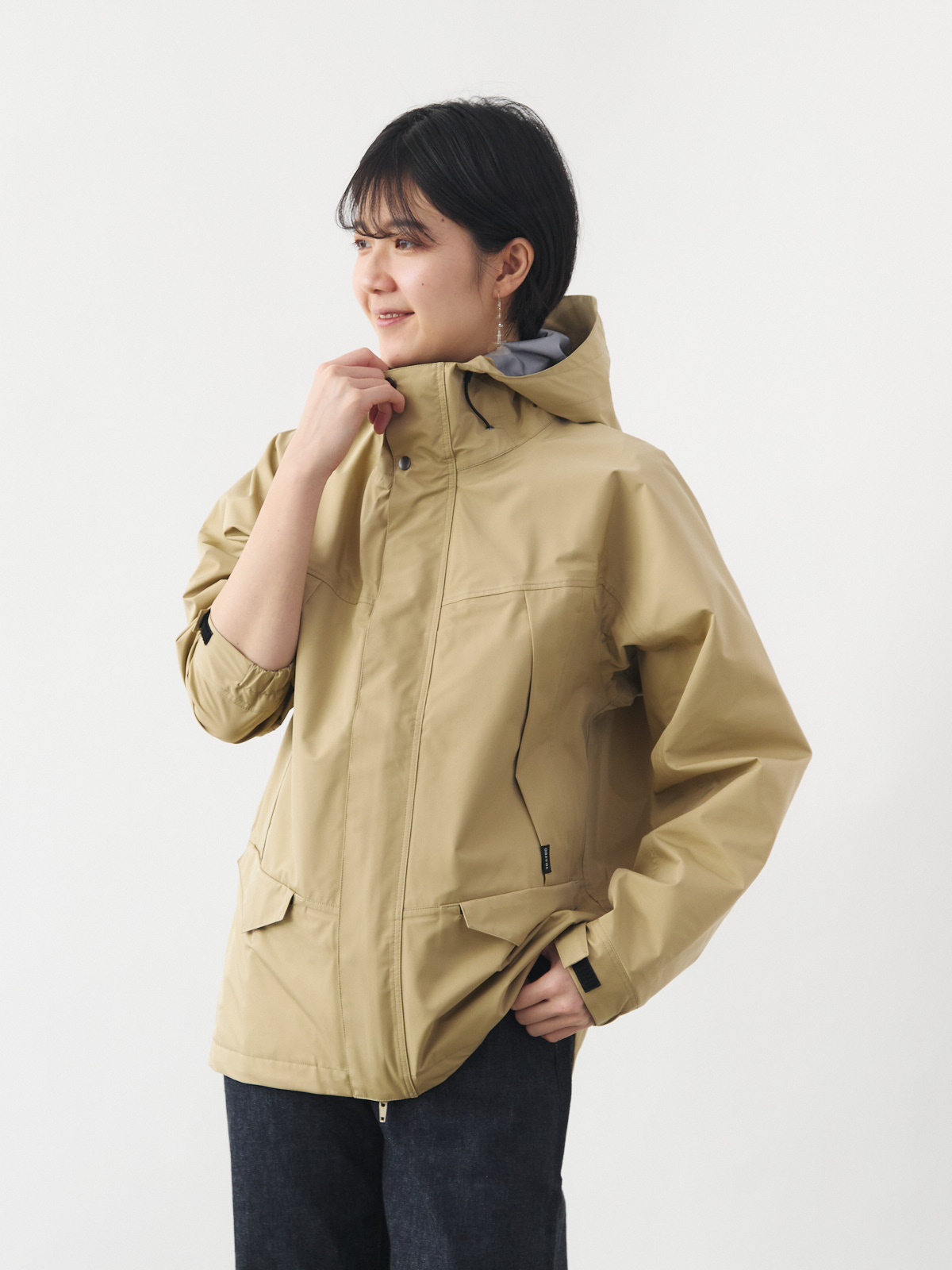超高密度ナイロンのウォータープルーフマウンテンパーカー/ベージュ