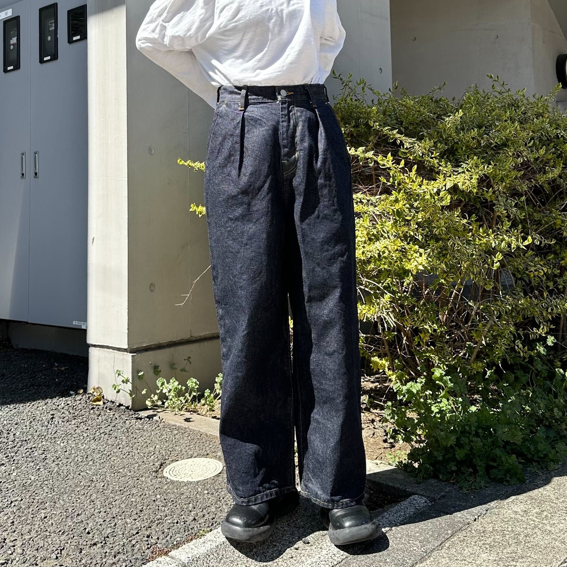 ワイドタックデニムパンツ 72983 DEEPBLUE – DEEP BLUE