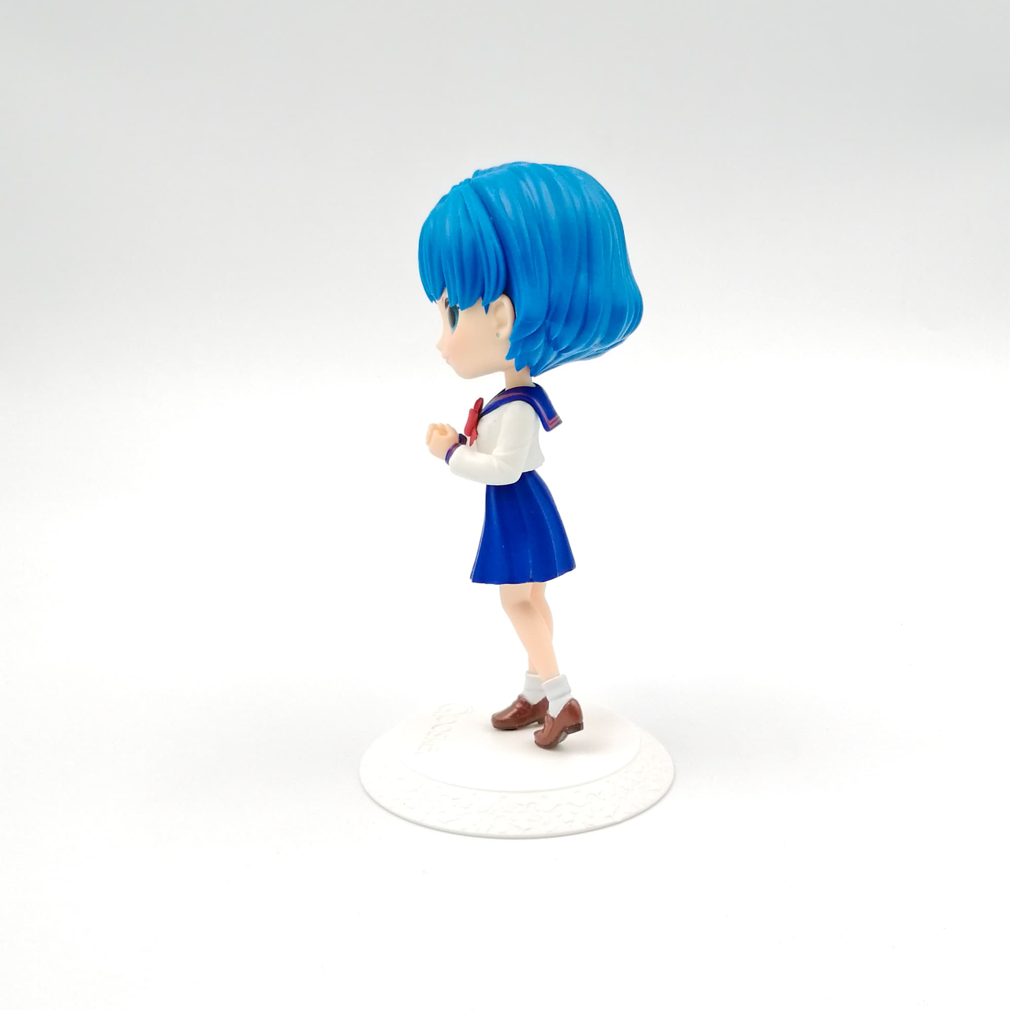 ついに制服姿の亜美ちゃんがQ posketに！｜オンラインクレーンゲーム