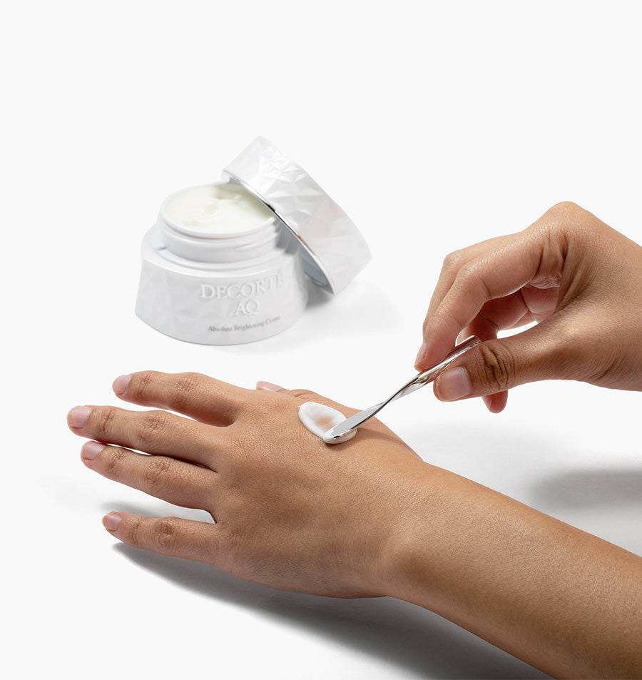 AQ Absolute Glow-Radiant Brightening Cream