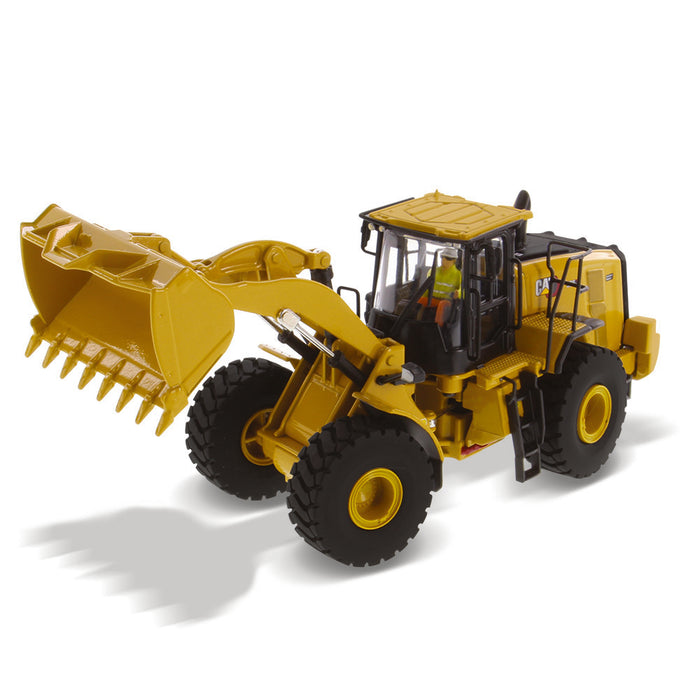 1:50 Cat 395 Large Hydraulic Excavator — Diecast Masters America