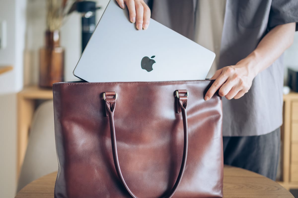 レザーの風合いが素晴らしい！MOTHERHOUSE アンティーク スリムトート