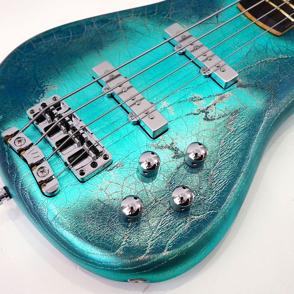 Warwick カスタムショップ製のスペシャルな1本！