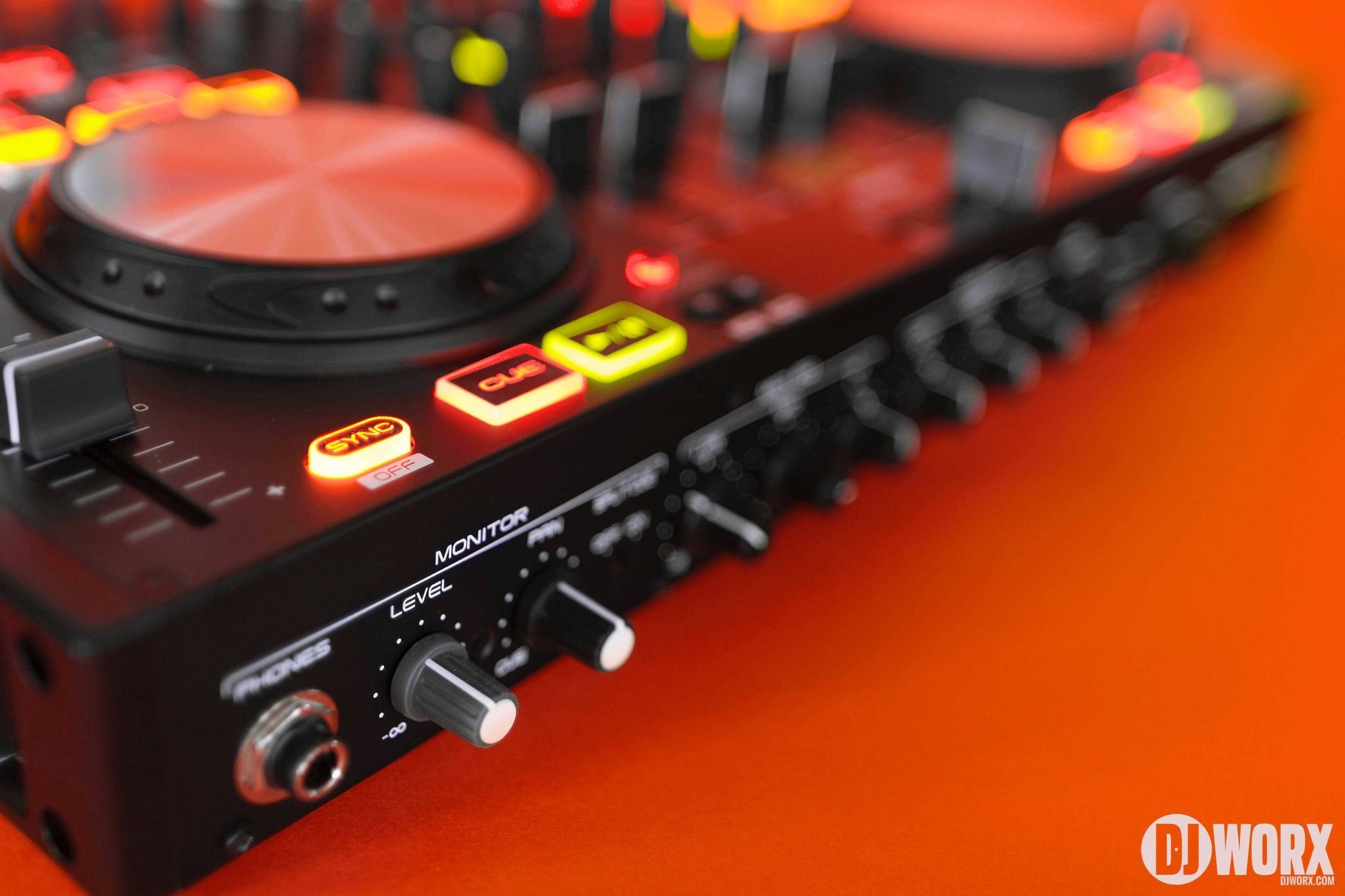REVIEW: Denon DJ MC6000 MK2 Serato Controller