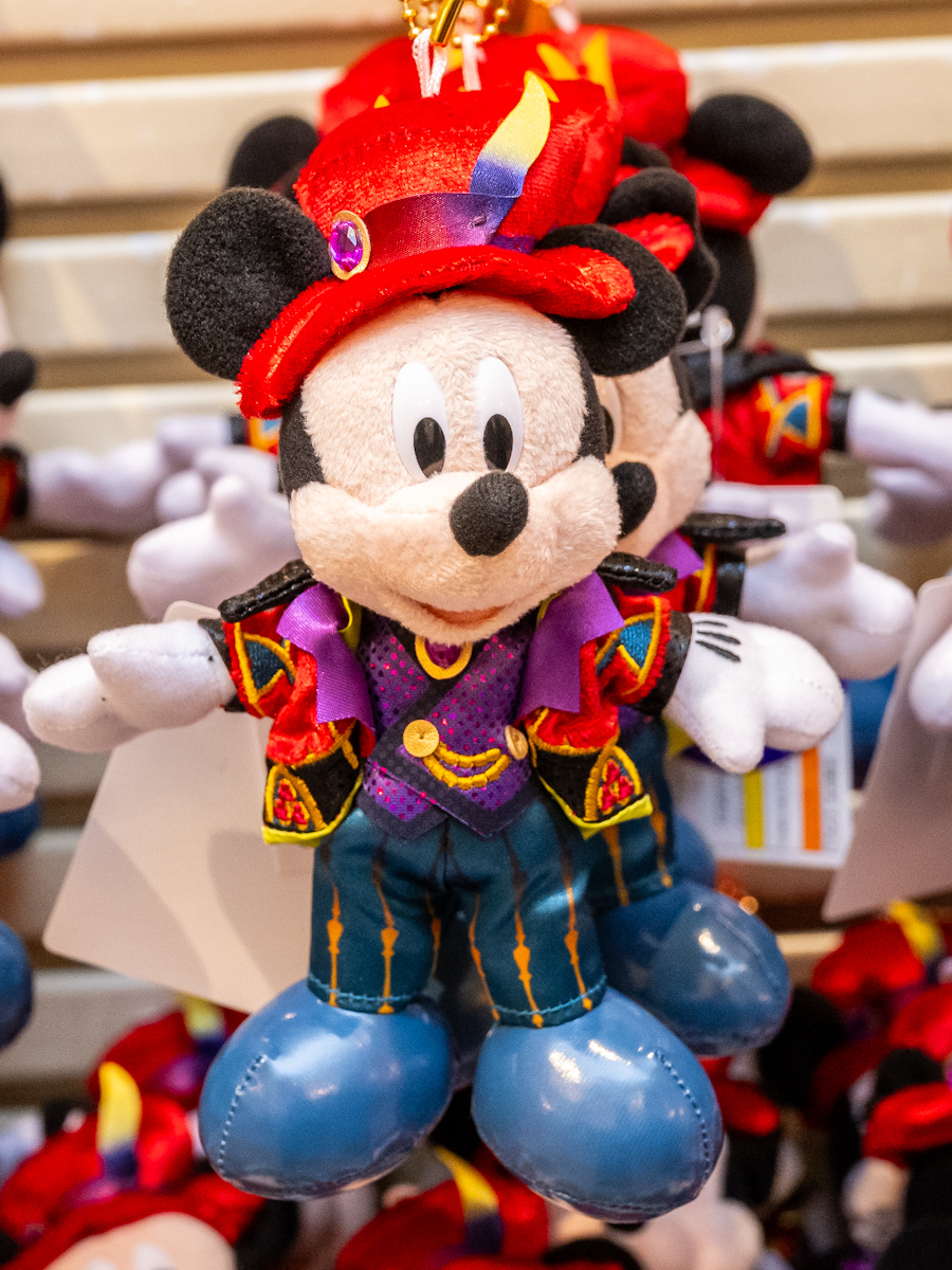 新パレード「ザ・ヴィランズ・ハロウィーン“Into the Frenzy