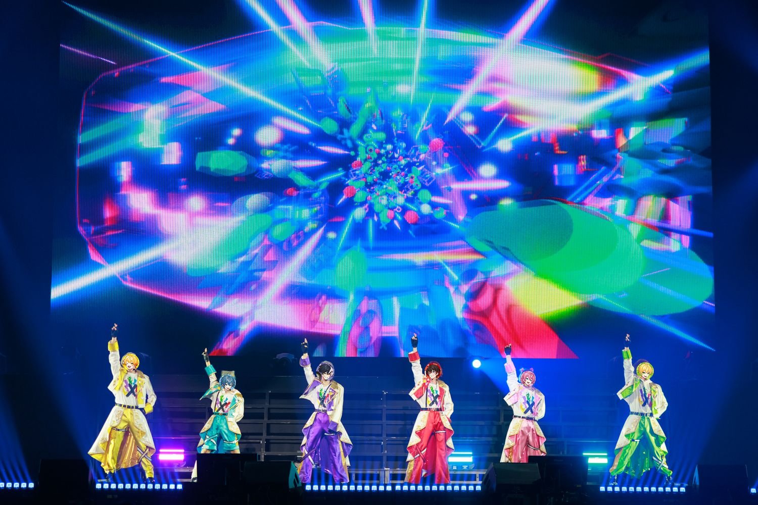 AMPTAKxCOLORS、史上最大規模アリーナライブ完遂！― 1stフルアルバム