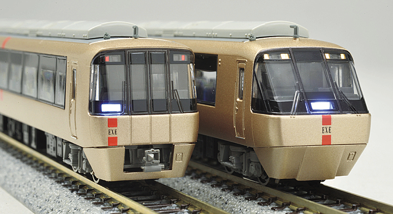 小田急 30000形 EXE 登場時 – 新製品紹介