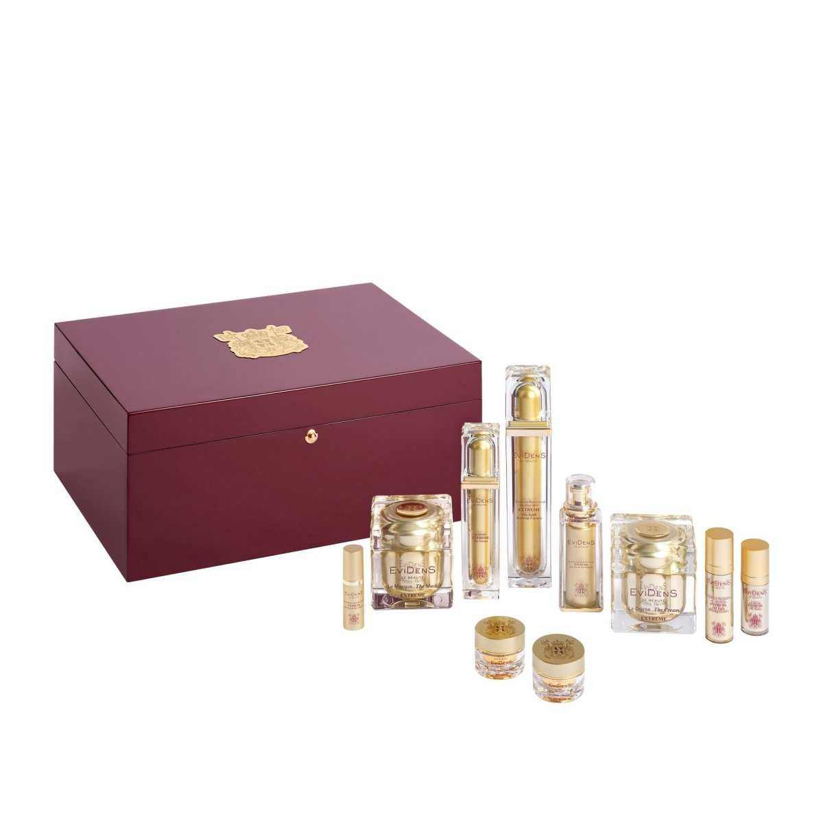 日本のスキンケアセットとトラベルキット