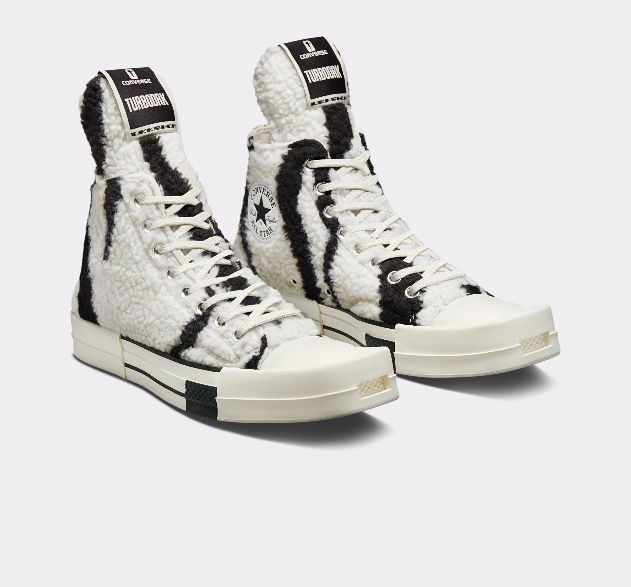 Converse lança versões inéditas dos modelos Turbodrk e Turbowpn