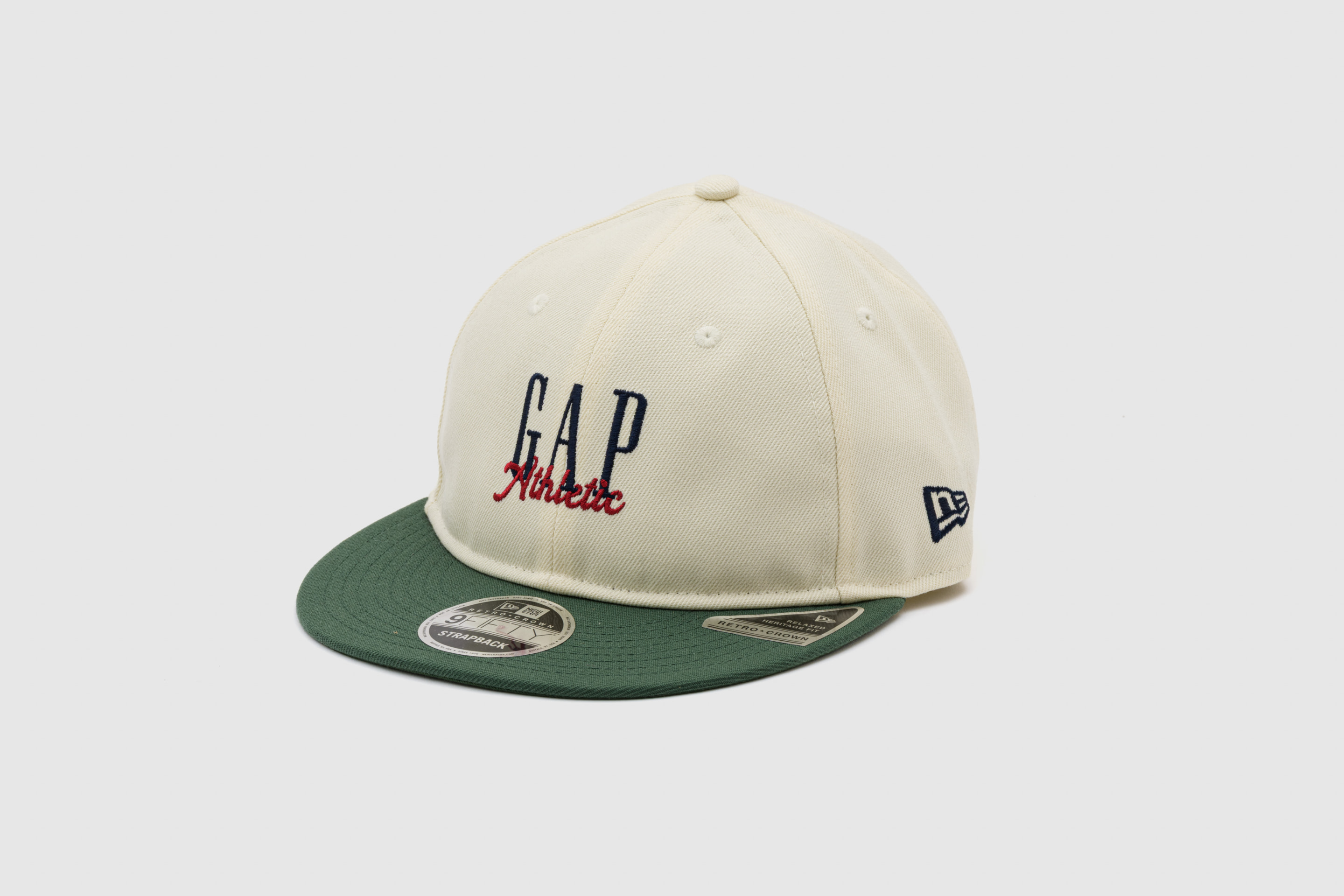 日本限定発売となるGap×NEW ERA®のコラボベースボールキャップが登場