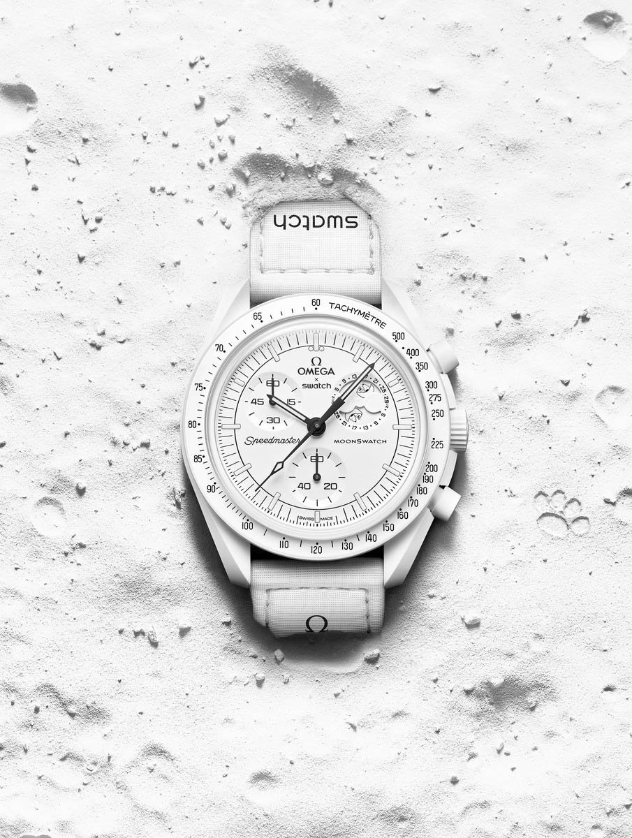 オメガ×スウォッチ「MoonSwatch」からスヌーピーモデルが登場 ホワイト
