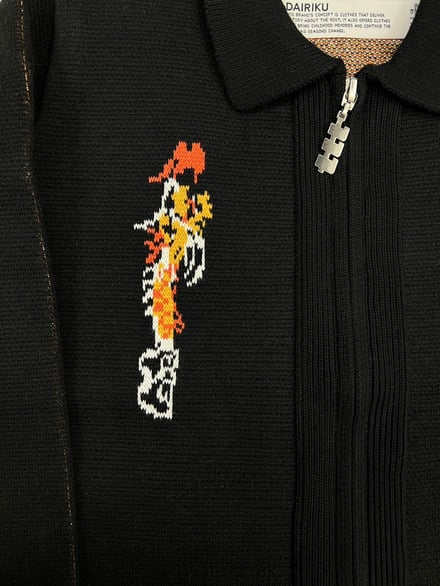 TTTMSWとダイリクがコラボ、限定ニットをポップアップで販売