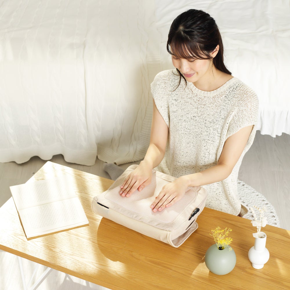 コードレスクッションマッサージャー コリレス | マッサージ機 | 製品