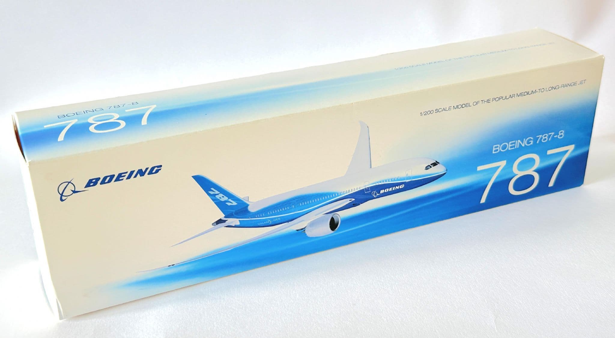 boeing-787-8-house-demo-livery