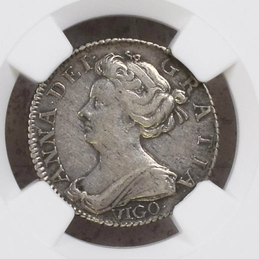 1703年 英国🇬🇧 アン女王 VIGO 6ペンス銀貨 NGC XF45 – FIRST SOVEREIGN