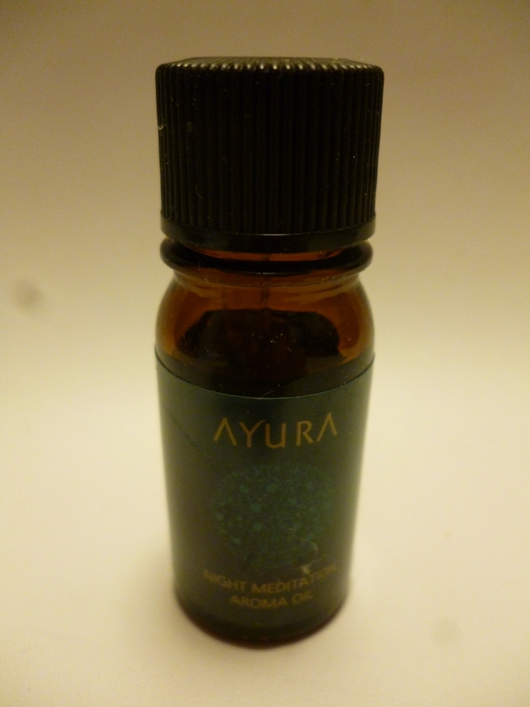 アユーラ / ナイト メディテーション アロマオイルの公式商品情報