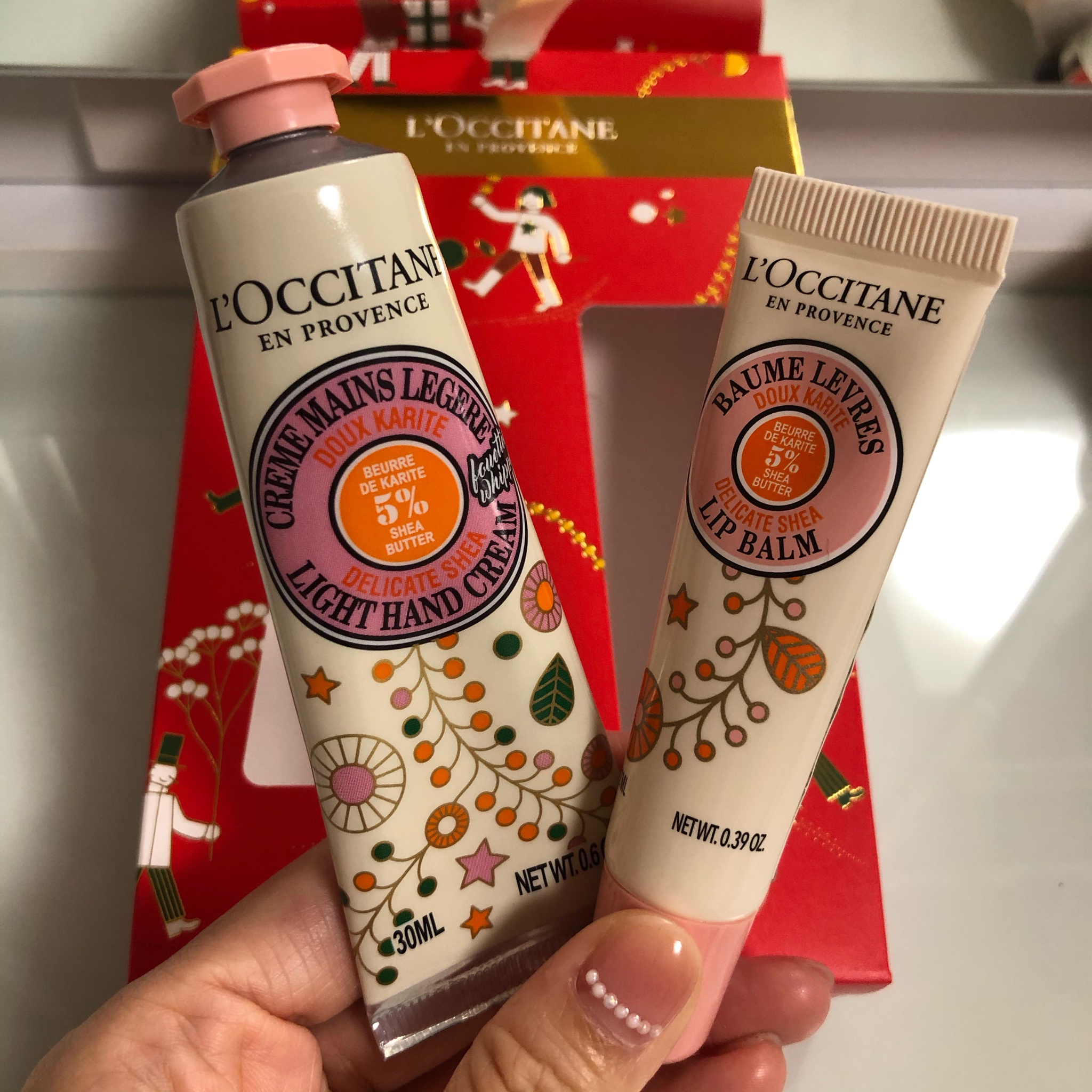 ロクシタン / フローラルコットン スノーシア ハンドクリームの公式