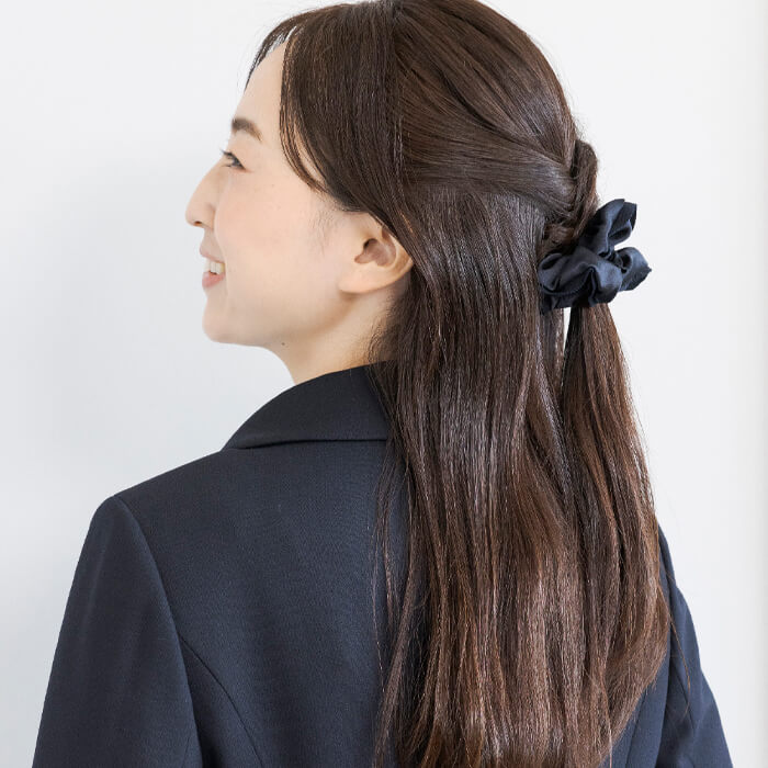 簡単まとめ髪、グログランシュシュ ・ブラック｜東京ソワール