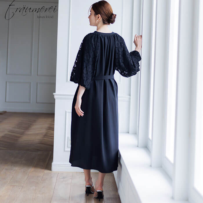 WEB限定｜フラワーレースのボリュームスリーブドレス 9号・ブラック