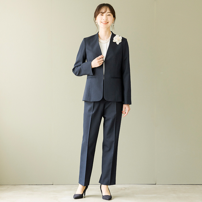 洗える｜定番ネイビーパンツスーツ 11号・ネイビー｜東京ソワール