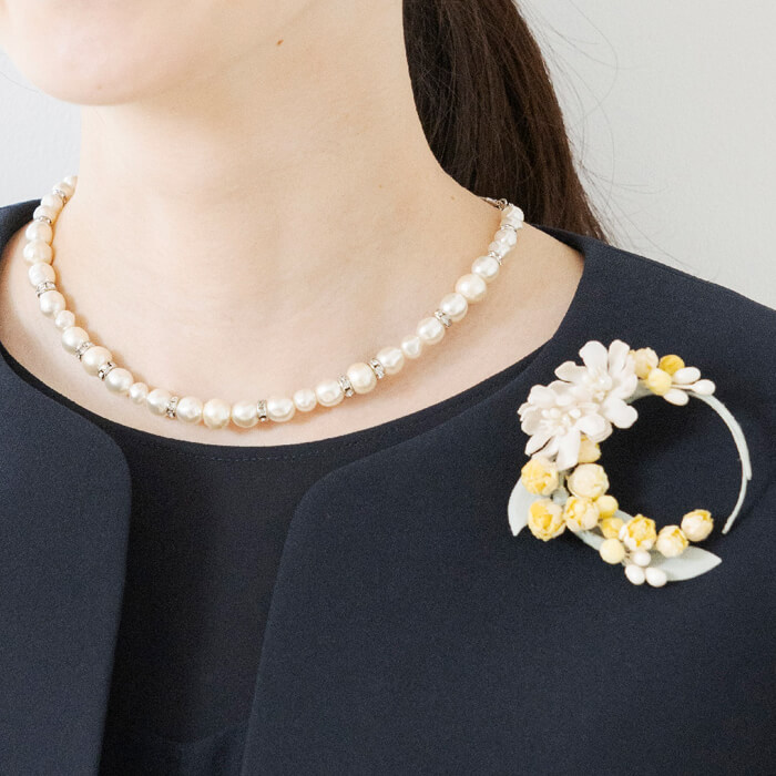 東京ソワール×アトリエ染花｜ミモザの幸せコサージュ ・イエロー｜東京