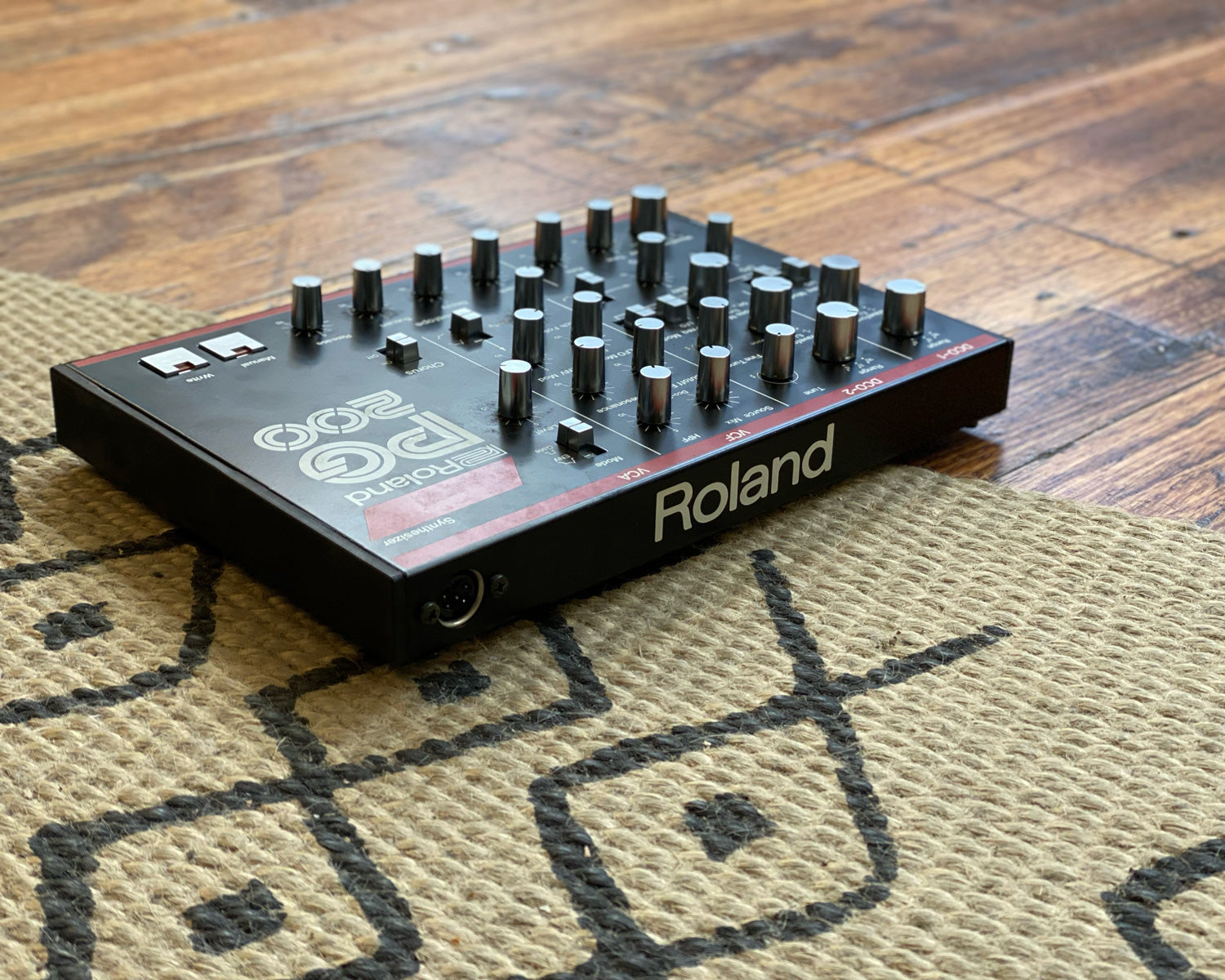 Roland PG-200 – Found Sound
