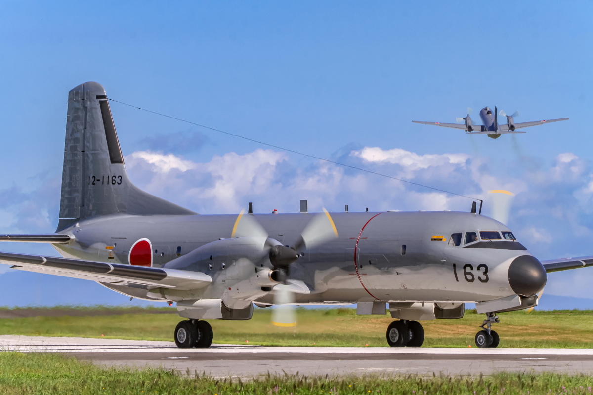 国産旅客機として開発されたYS-11、まだ現役続行中 その役割は
