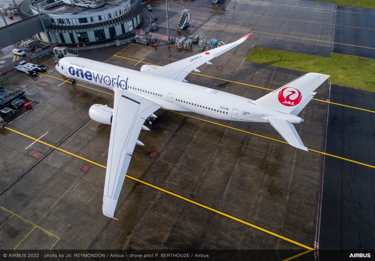 JAL A350初のワンワールド特別塗装機、いよいよ羽田に飛来 | FlyTeam
