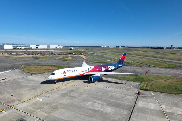 もうロサンゼルス五輪！？ デルタ航空、新造A350「LA28」特別塗装機を