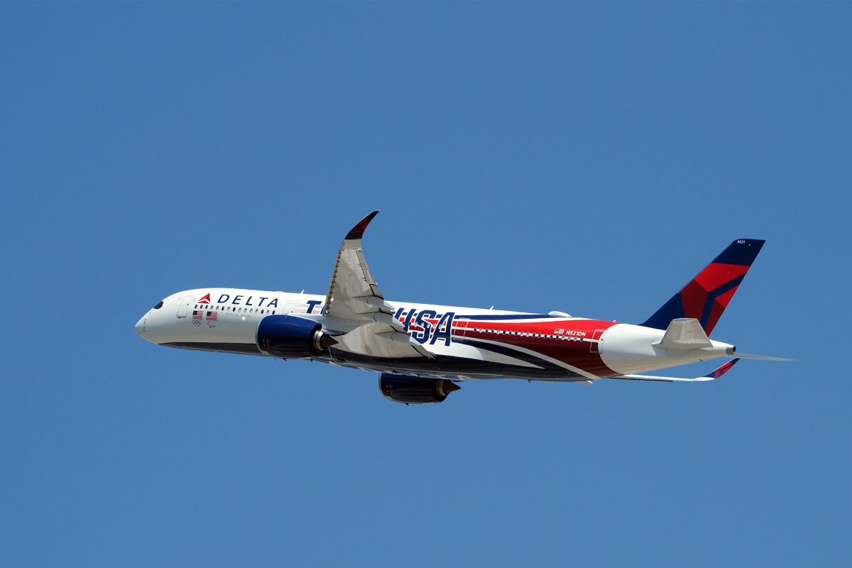 もうロサンゼルス五輪！？ デルタ航空、新造A350「LA28」特別塗装機を