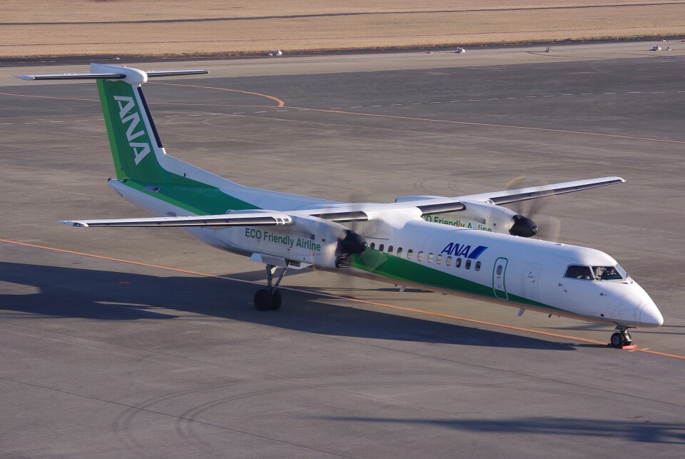 ANAウイングス Bombardier DHC-8-400 JA856A 宮崎空港 航空フォト | by