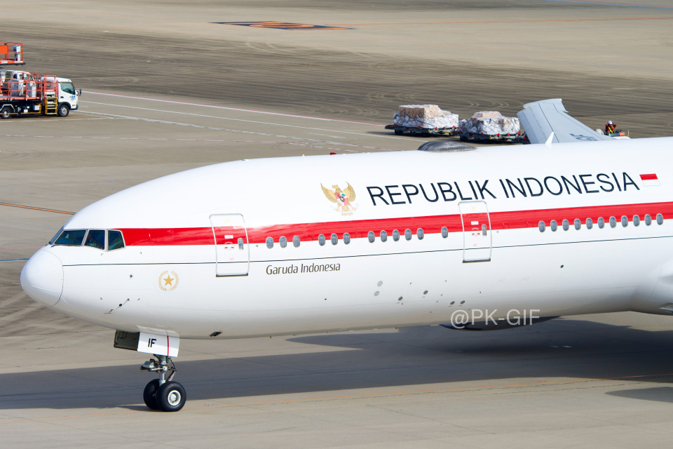 ガルーダ・インドネシア航空 Boeing 777-300 PK-GIF 羽田空港 航空