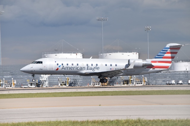 ボンバルディア CRJ-200 アメリカン航空 航空フォト(飛行機 写真・画像