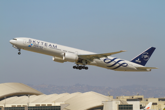 スカイチーム」特別塗装機 中国南方航空 (777-300 | B-2049) ガイド