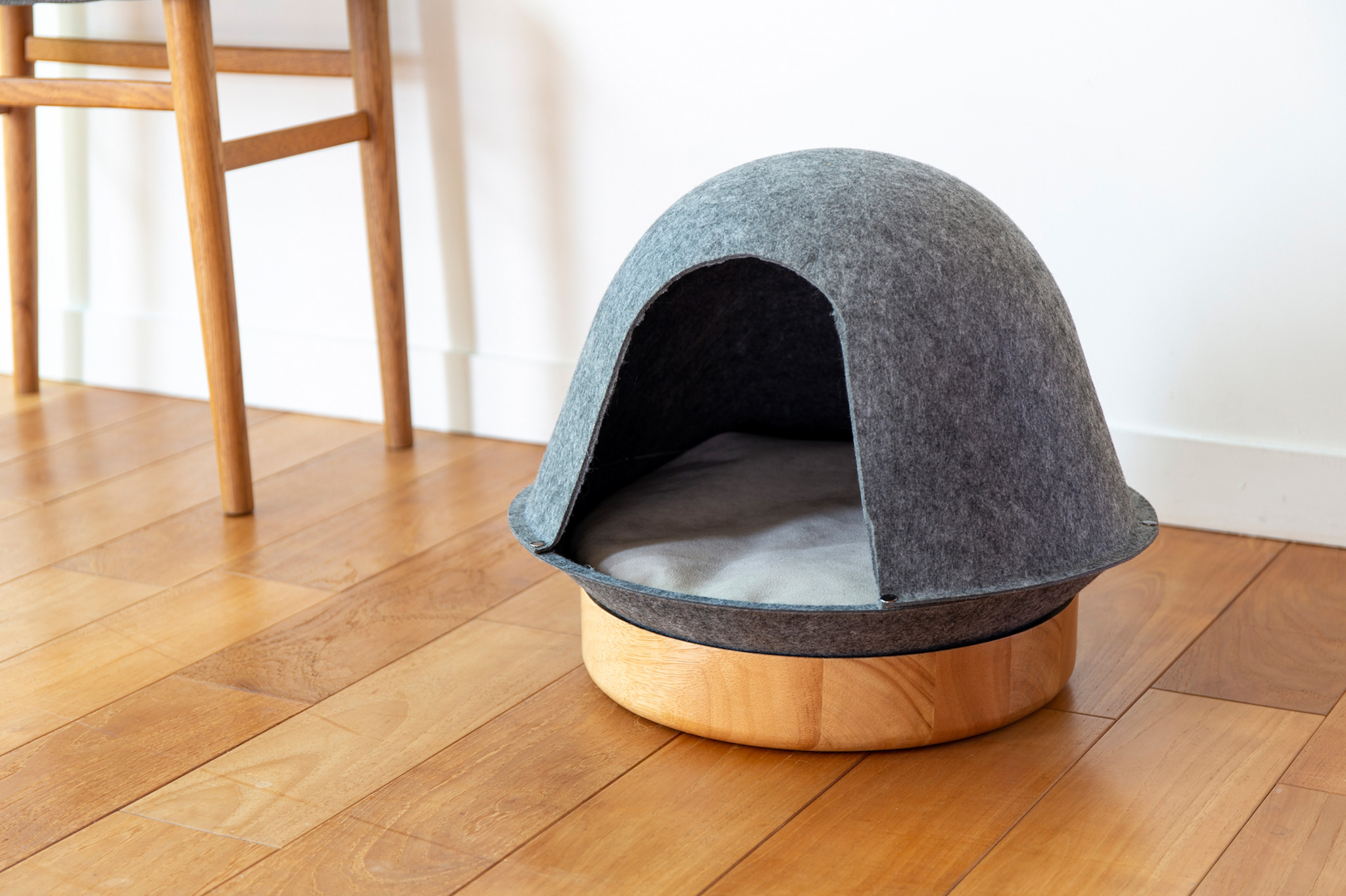 ペットの家 - オーナーとペットの境界のない暮らしを、ソファなどの