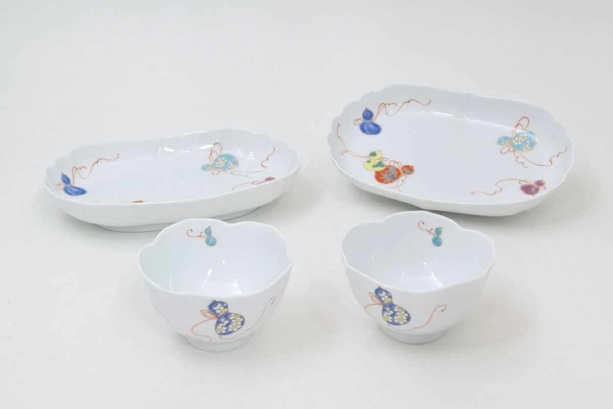 草花折枝白抜紋 | 有田焼 深川製磁｜公式オンラインストア