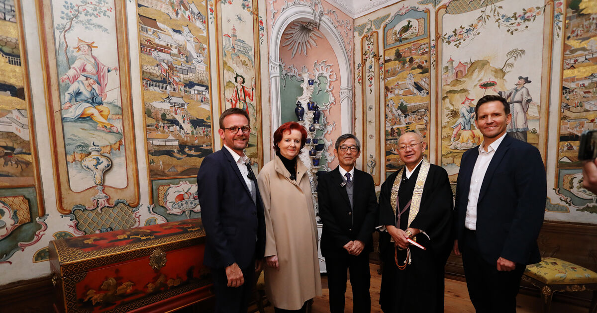 Japanische-Delegation-im-